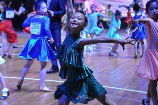 简单成人摩登舞视频